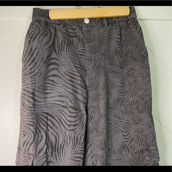Pilcro Anthropologie Zebra printed relaxed pants - Picture 4 of 7